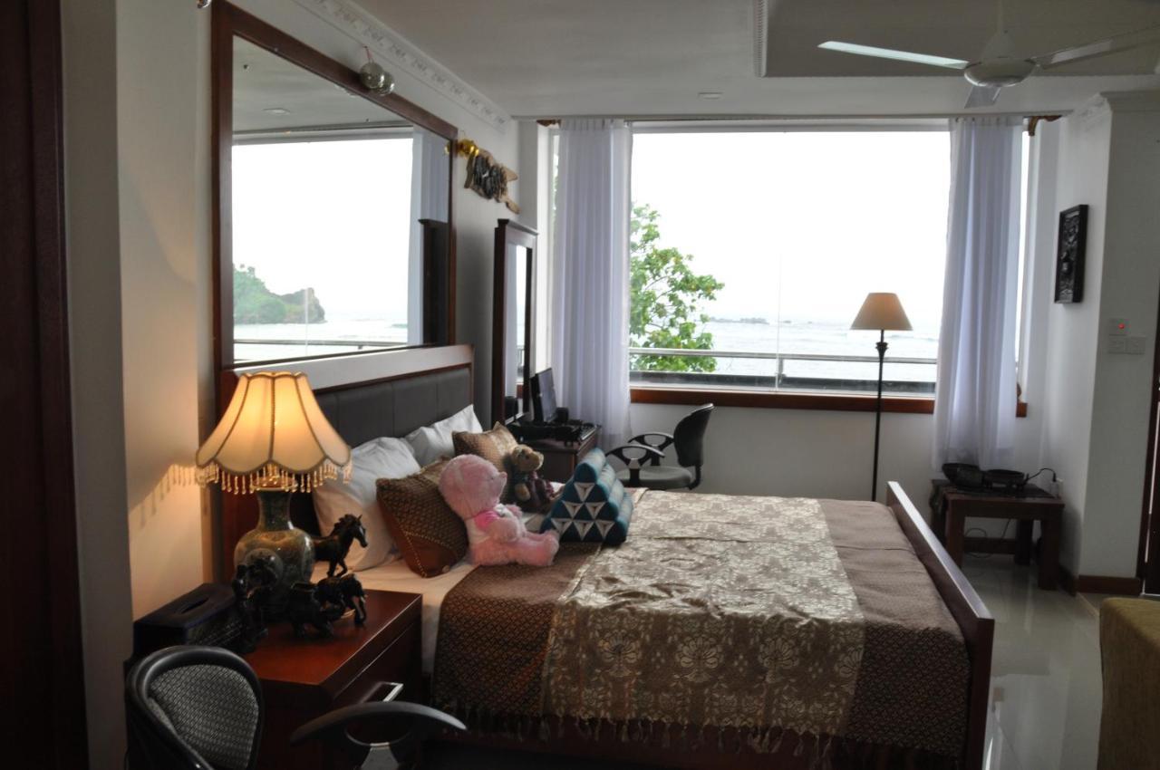 Goviyapana Beach Hotel Ahangama Ngoại thất bức ảnh