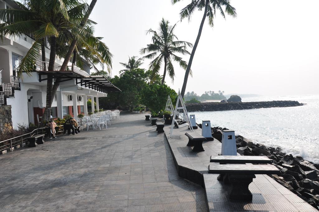 Goviyapana Beach Hotel Ahangama Ngoại thất bức ảnh