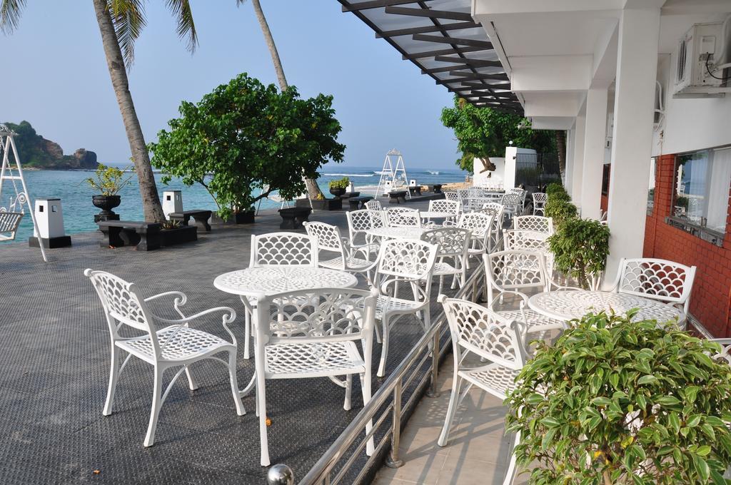 Goviyapana Beach Hotel Ahangama Ngoại thất bức ảnh